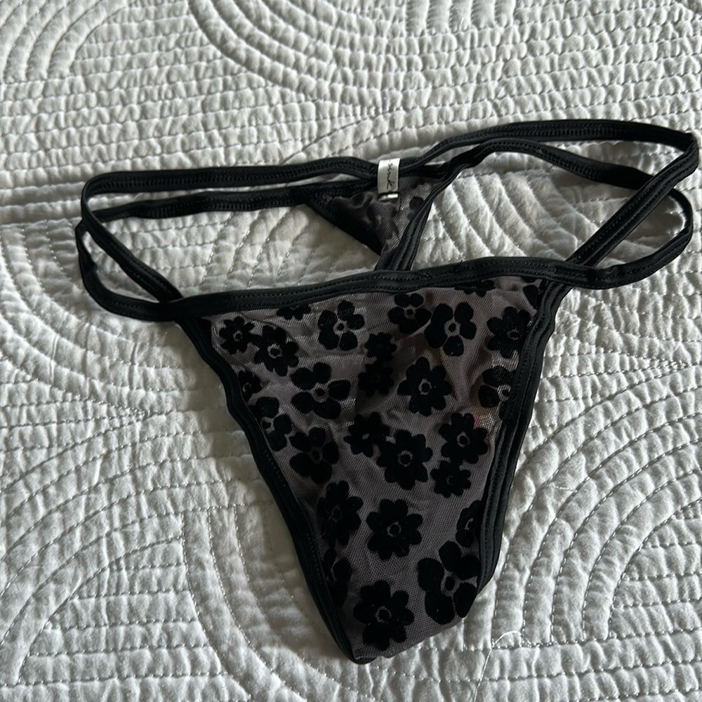 Black VS Thong